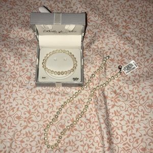 Authentic Freshwater Pearl Necklace & Bracelet